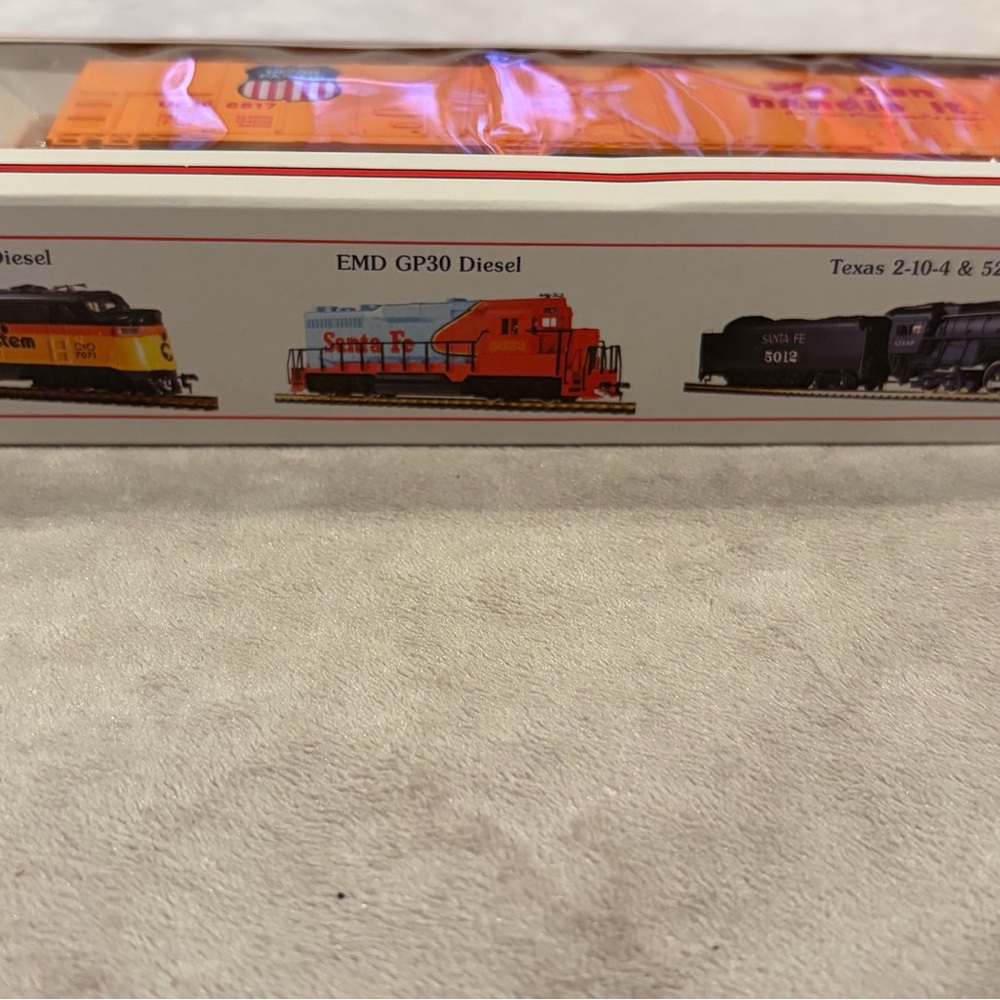 Union Pacific Orange Model Train Car - Picture 2 of 3